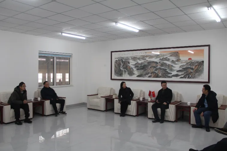 ​Menyambut Delegasi Universitas Arsitektur Shandong untuk Mengunjungi Pabrik dan Menjajaki Kolaborasi
